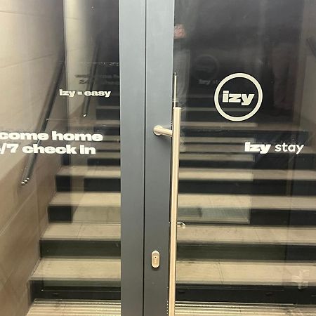 Izy Stay Hostel Bratislava Exterior photo