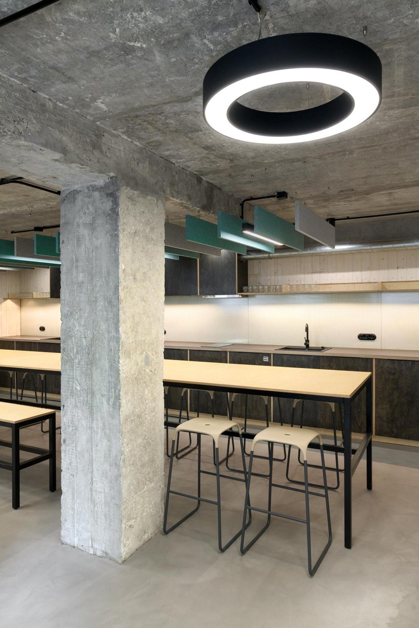 Izy Stay Hostel Bratislava Exterior photo