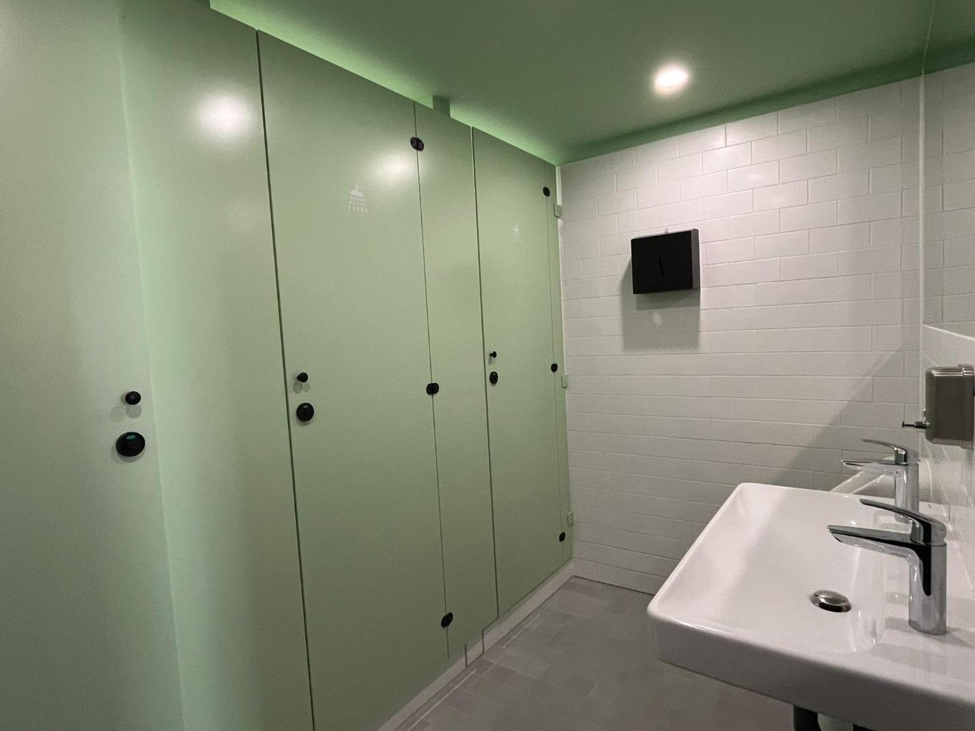 Izy Stay Hostel Bratislava Exterior photo