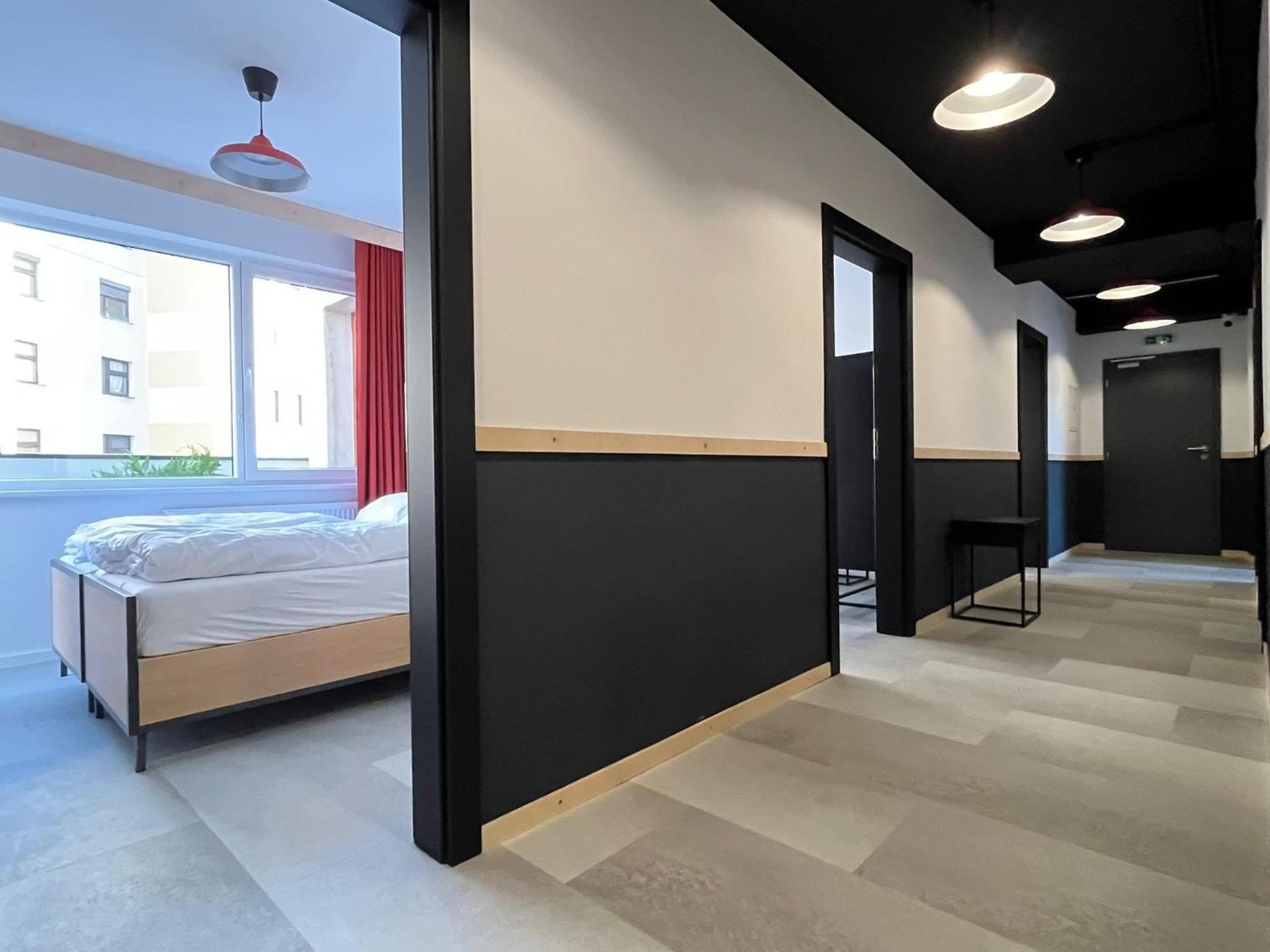 Izy Stay Hostel Bratislava Exterior photo