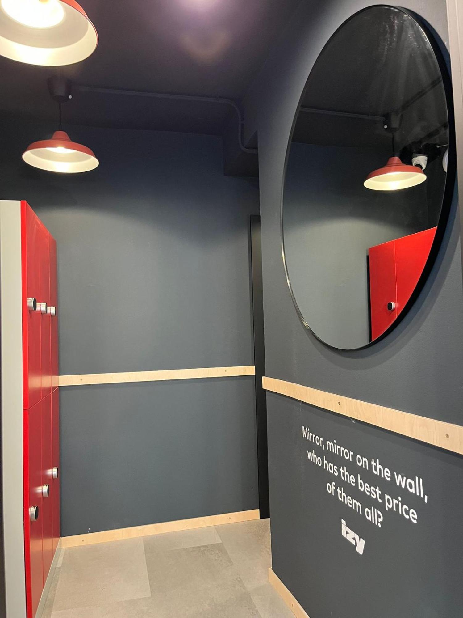 Izy Stay Hostel Bratislava Exterior photo