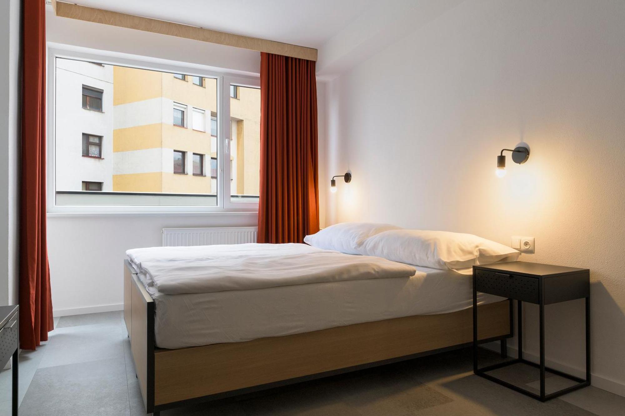Izy Stay Hostel Bratislava Exterior photo
