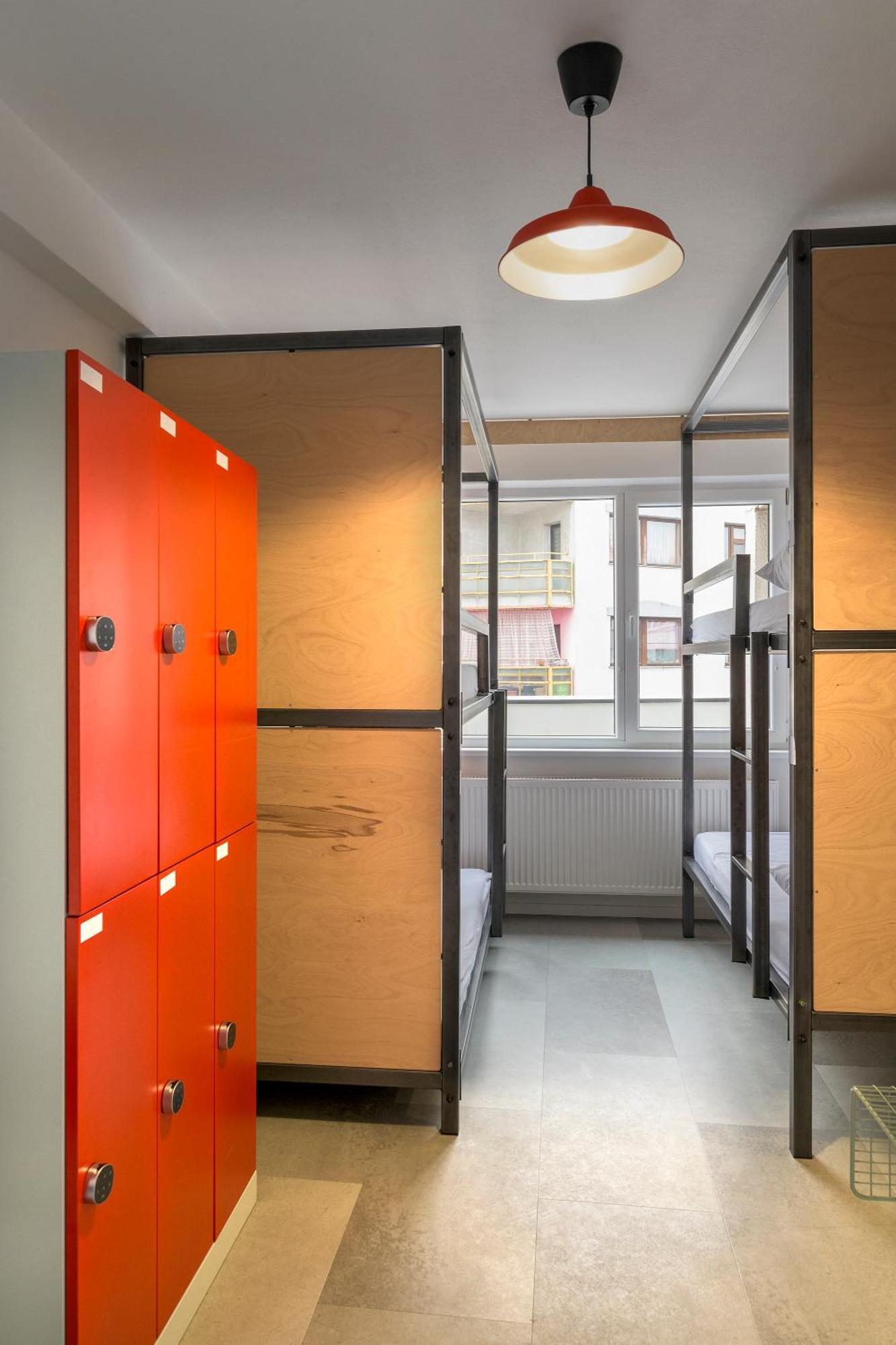 Izy Stay Hostel Bratislava Exterior photo