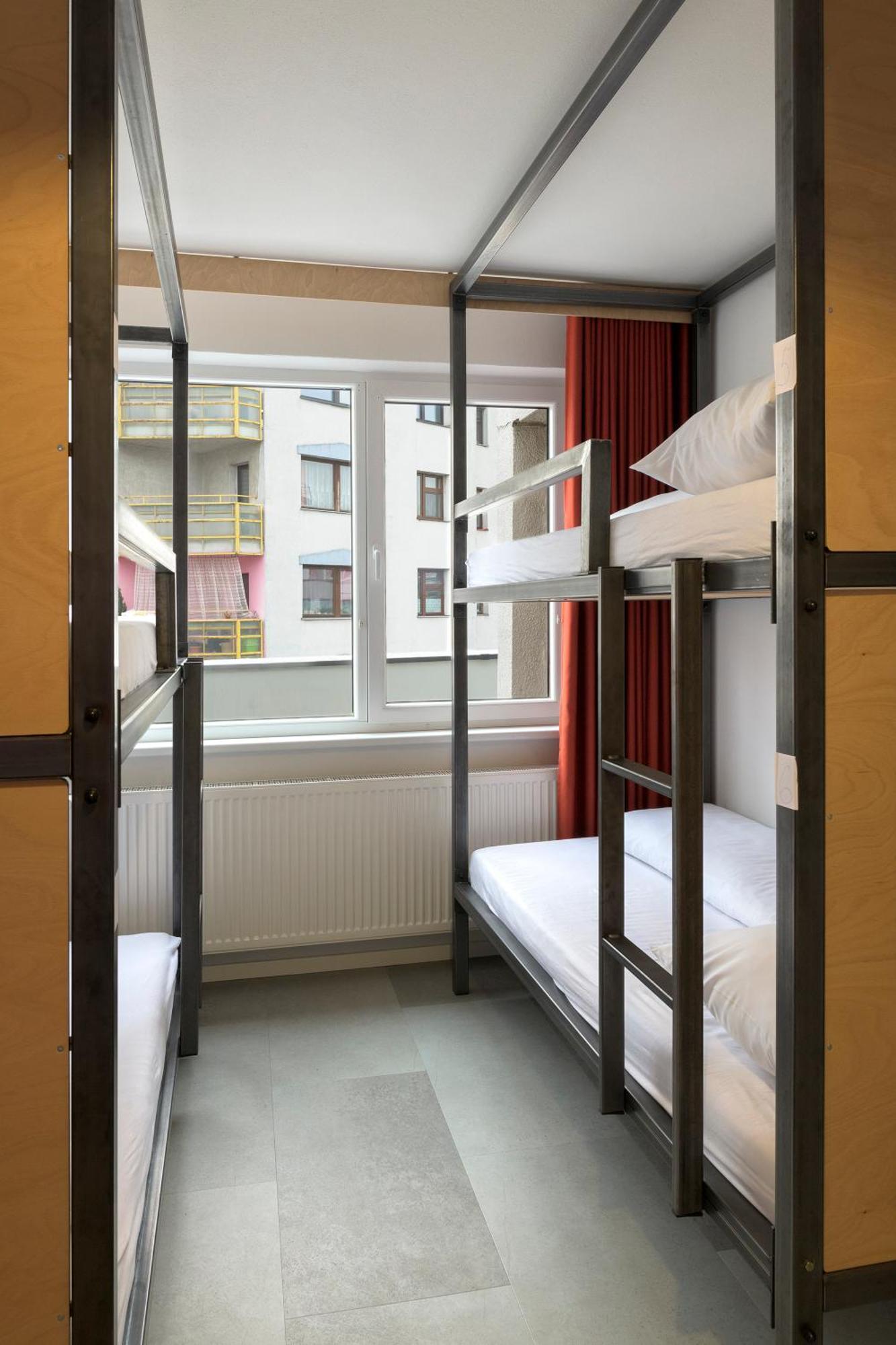 Izy Stay Hostel Bratislava Exterior photo