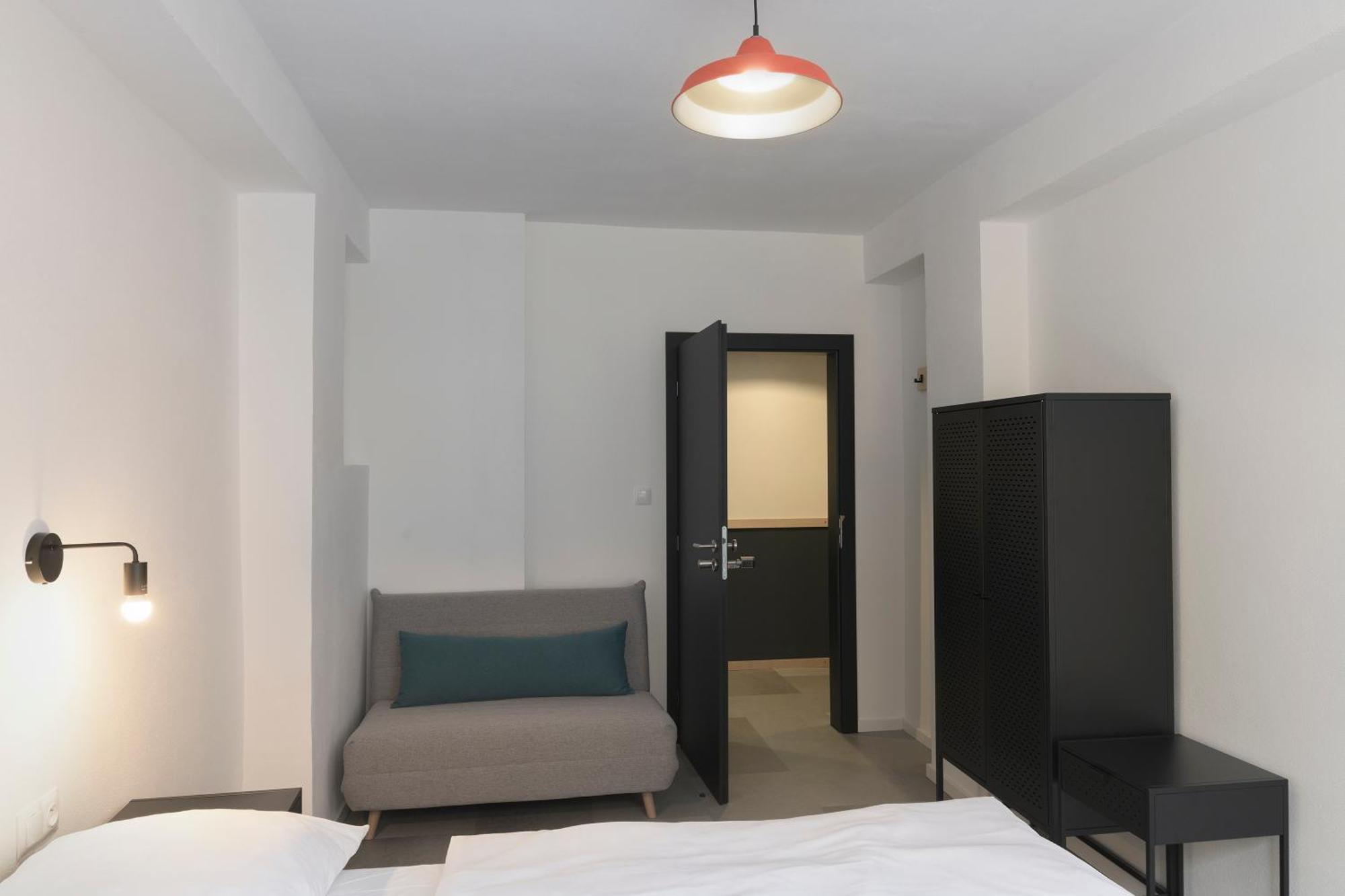Izy Stay Hostel Bratislava Exterior photo